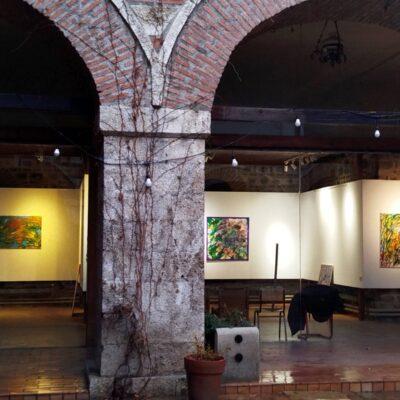 Cover Image for „Иницирај промена! Креирај гласно“: Изложба како колективен крик на младите за слушање и разбирање. Младите денес се соочуваат со страв, вознемиреност, осаменост, но ретко имаат простор каде што тие чувства ќе ги изразат