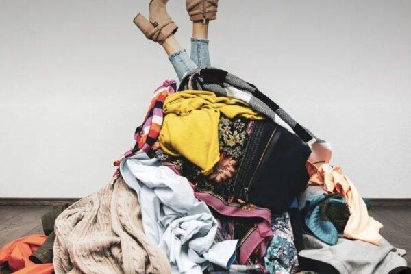 Cover Image for Малку помалку мода, малку повеќе одговорност