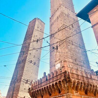 Cover Image for Не бирајте туристички, бирајте авантуристички, ни рекоа во ресторанот каде што седнавме да ручаме. Го одложивме менито и се препуштивме на сугестијата.