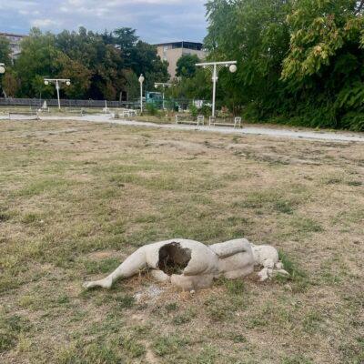 Cover Image for Зградоначалник: тоа не е она што претпоставувате, но асоцијацијата е неверојатна. Што е градоначалник ако не е некој што става потпис за градење згради. Обичен државен службеник, секако не е симбол