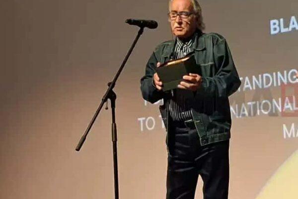 Cover Image for ОД КРИТИКА ДО ЛЕГЕНДА: Благоја Куновски –Доре за 46 години со „Манаки“. Со повеќе од пет децении активно присуство во филмската критика, новинарство и фестивалска организација тој го доби Златниот медал ‘Браќа Манаки‘