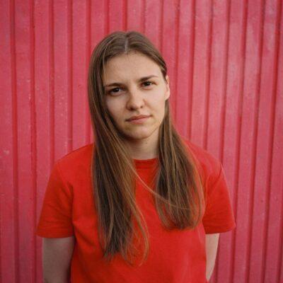 Cover Image for ИНТЕРВЈУ, РАДМИЛА ПЕТРОВИЌ: Поетроника е судир на интензивности, спој меѓу традицијата и електронската култура во време кога уметноста станува се‘ по хибридна