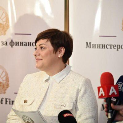 Cover Image for Секое појавување со ново промашување. Не е Гордана Димитриевска Кочоска единствена што се дотерува по свое